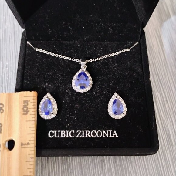 Women's Jewelry Cubic Zirconia Necklace and Stud earrings - Picture 3 of 3